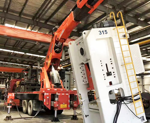 山阳附近随车吊出租，轻松解决运输难题