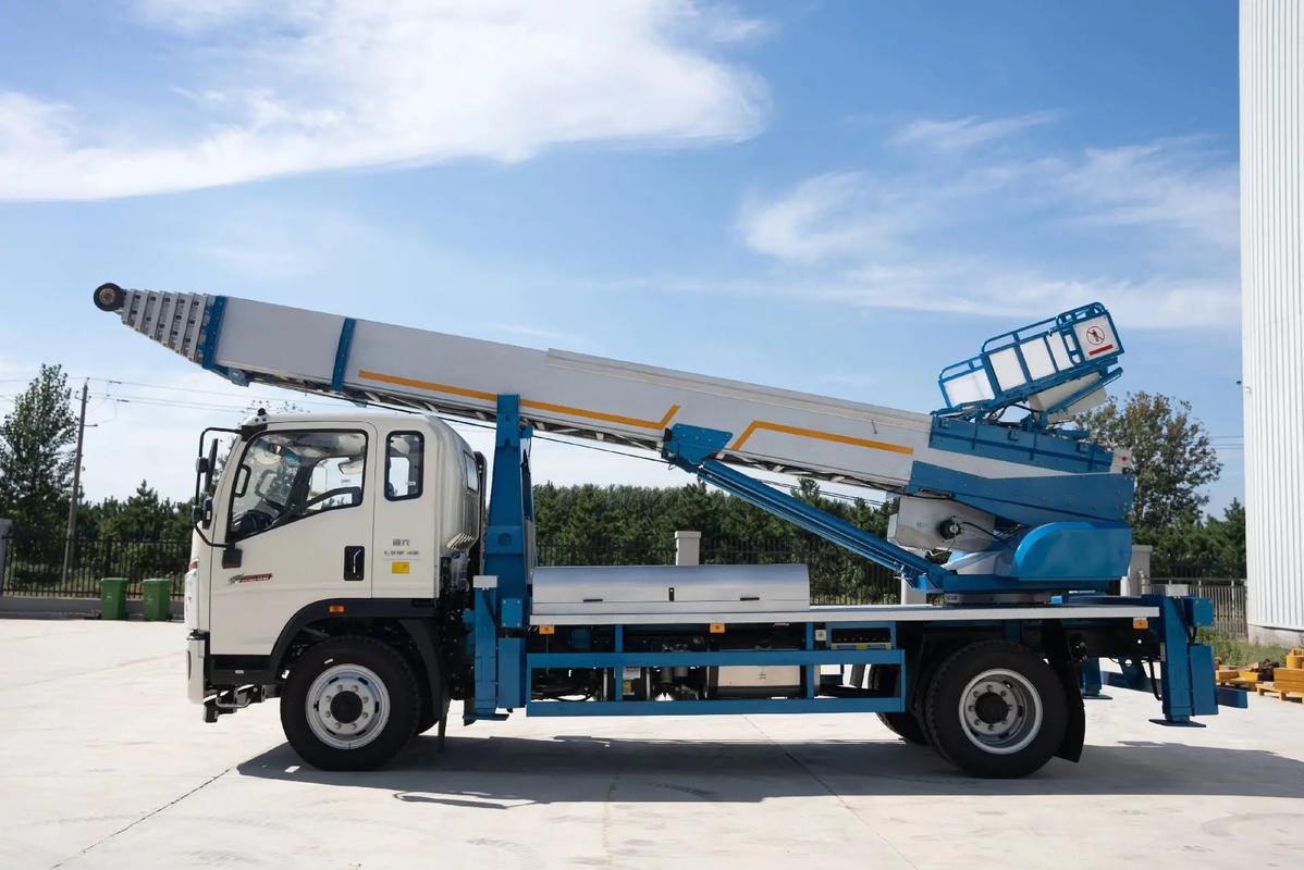 山阳云梯上料车租赁费用